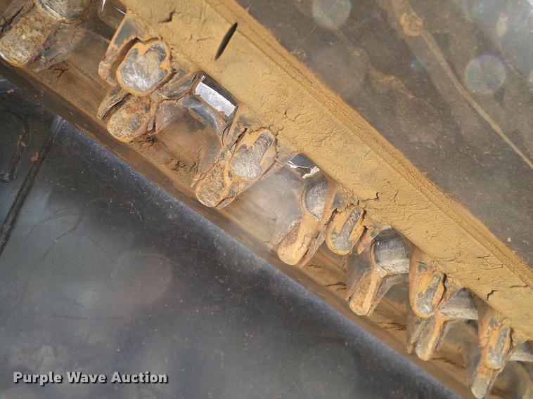 image for item DD1266 2014 Kubota SVL75-2 skid steer