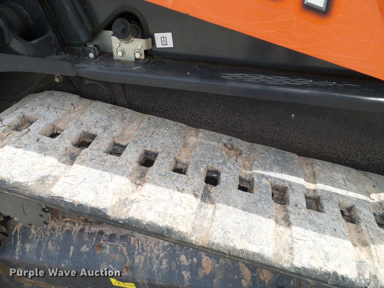 image for item DD1266 2014 Kubota SVL75-2 skid steer