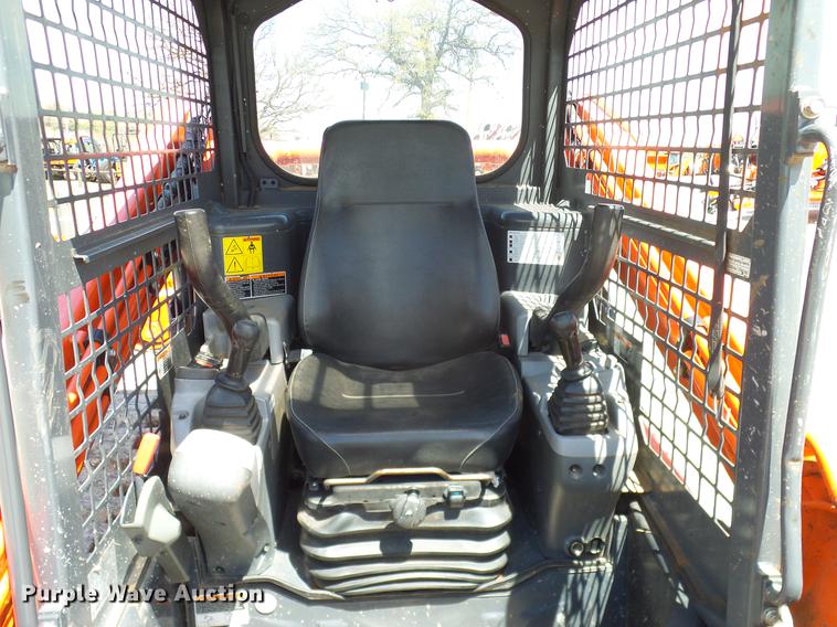 image for item DD1267 2014 Kubota SVL75-2 skid steer