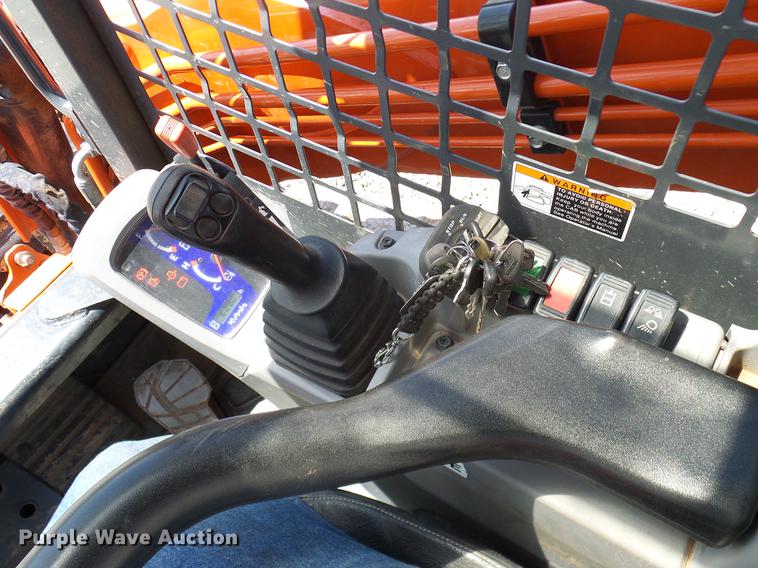 image for item DD1267 2014 Kubota SVL75-2 skid steer