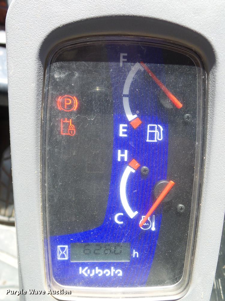 image for item DD1267 2014 Kubota SVL75-2 skid steer