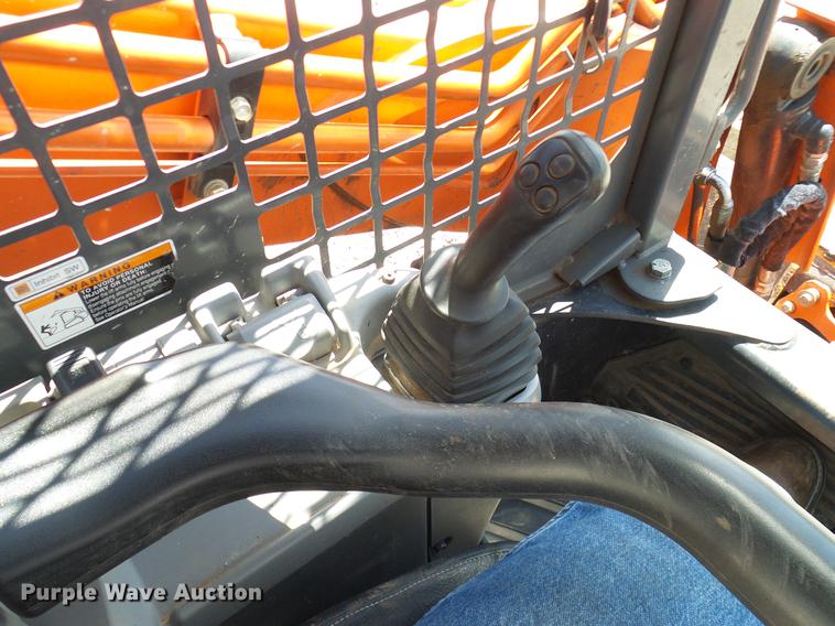 image for item DD1267 2014 Kubota SVL75-2 skid steer