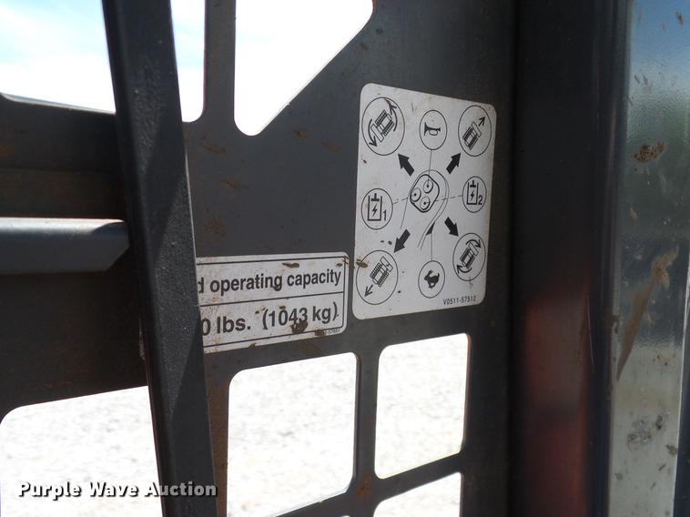 image for item DD1267 2014 Kubota SVL75-2 skid steer