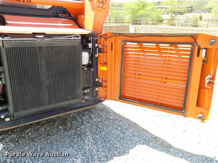 image for item DD1267 2014 Kubota SVL75-2 skid steer