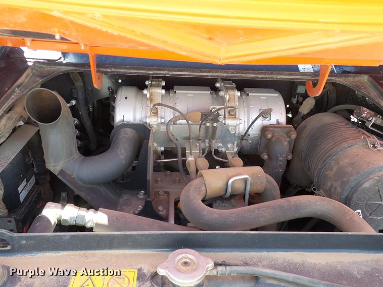 image for item DD1267 2014 Kubota SVL75-2 skid steer