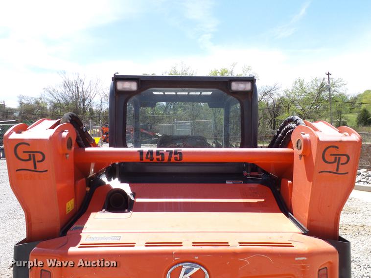 image for item DD1267 2014 Kubota SVL75-2 skid steer