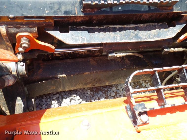 image for item DD1267 2014 Kubota SVL75-2 skid steer