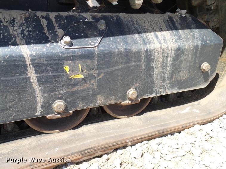 image for item DD1267 2014 Kubota SVL75-2 skid steer