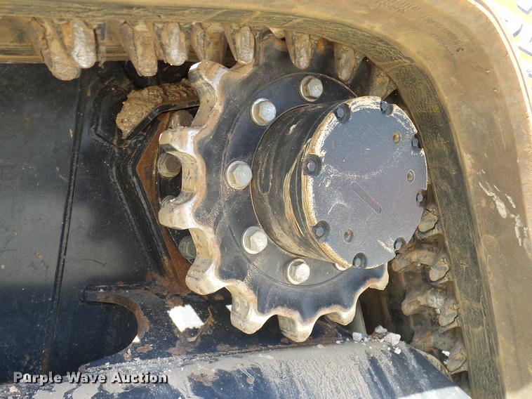 image for item DD1267 2014 Kubota SVL75-2 skid steer