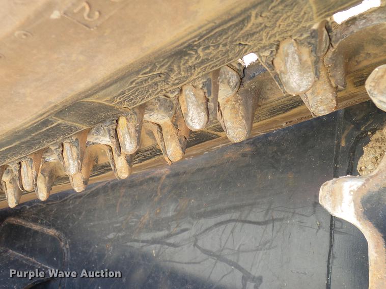 image for item DD1267 2014 Kubota SVL75-2 skid steer