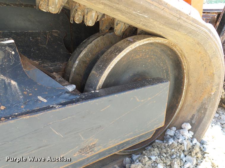 image for item DD1267 2014 Kubota SVL75-2 skid steer