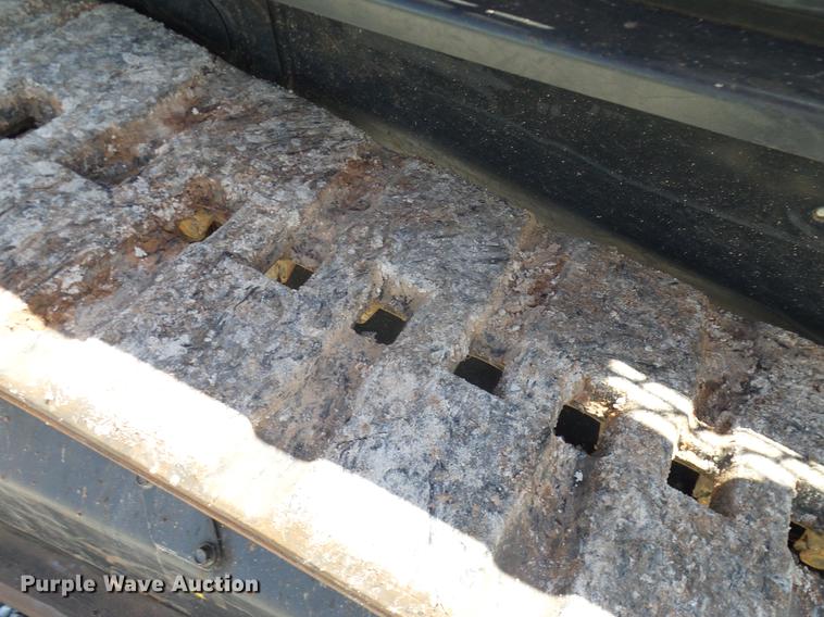 image for item DD1267 2014 Kubota SVL75-2 skid steer