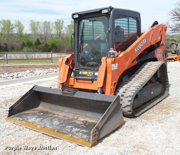 image for item DD1268 2016 Kubota SVL95-2 skid steer