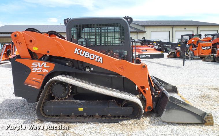 image for item DD1268 2016 Kubota SVL95-2 skid steer