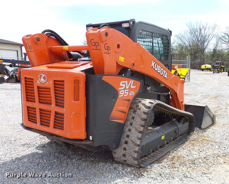 image for item DD1268 2016 Kubota SVL95-2 skid steer