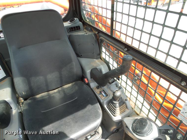image for item DD1268 2016 Kubota SVL95-2 skid steer