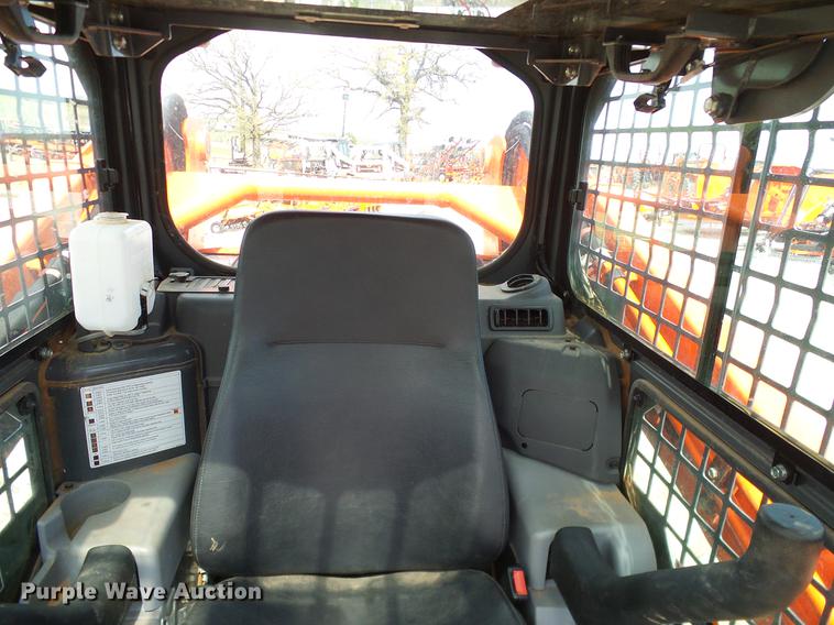 image for item DD1268 2016 Kubota SVL95-2 skid steer