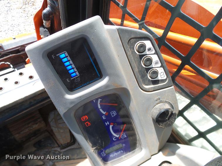 image for item DD1268 2016 Kubota SVL95-2 skid steer