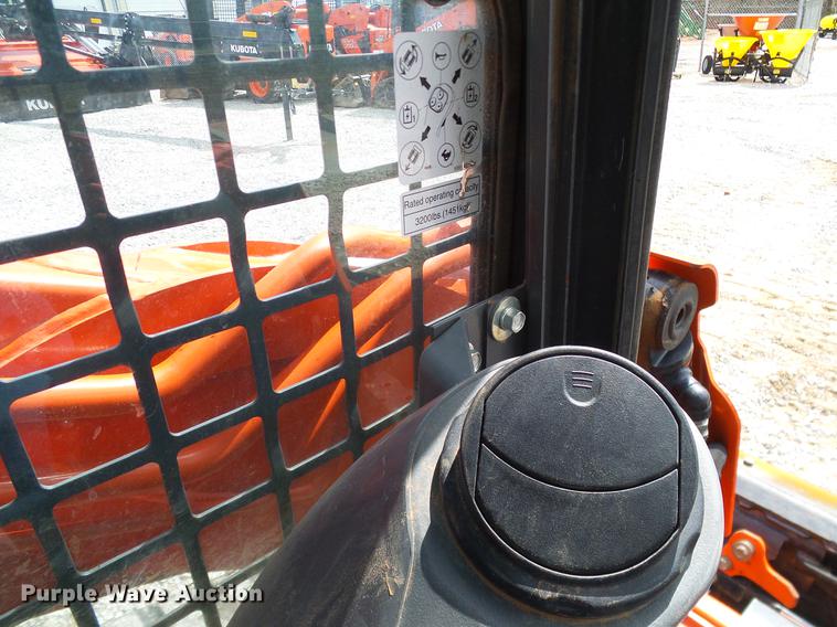 image for item DD1268 2016 Kubota SVL95-2 skid steer