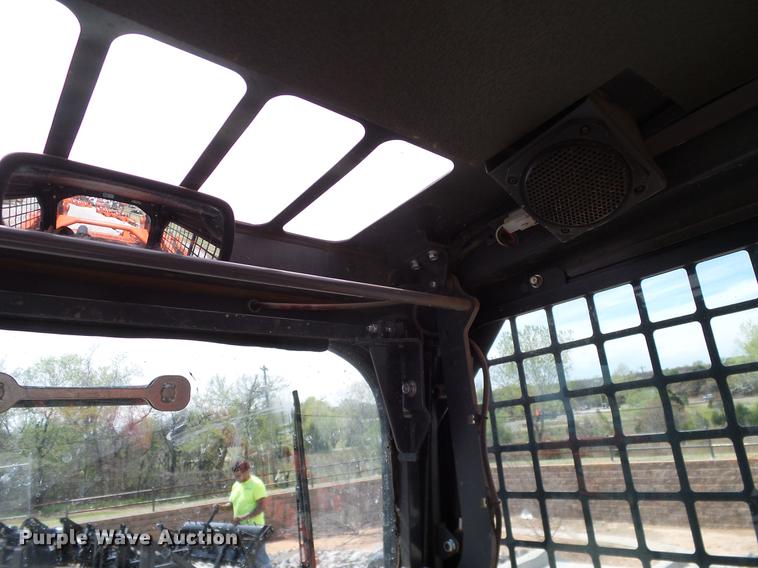 image for item DD1268 2016 Kubota SVL95-2 skid steer