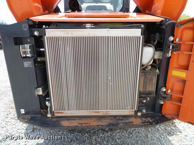 image for item DD1268 2016 Kubota SVL95-2 skid steer