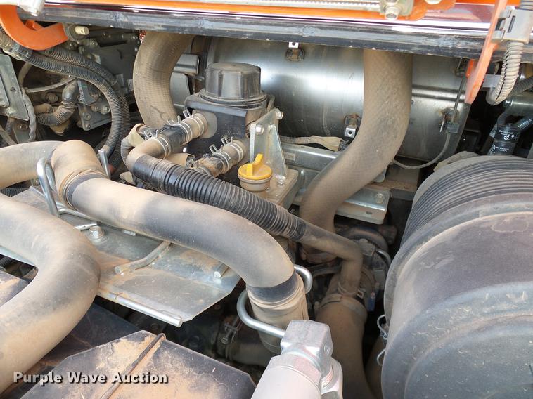 image for item DD1268 2016 Kubota SVL95-2 skid steer