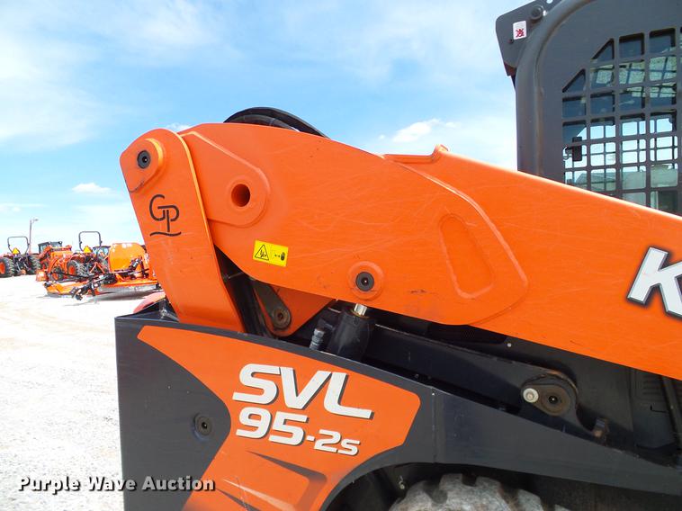 image for item DD1268 2016 Kubota SVL95-2 skid steer