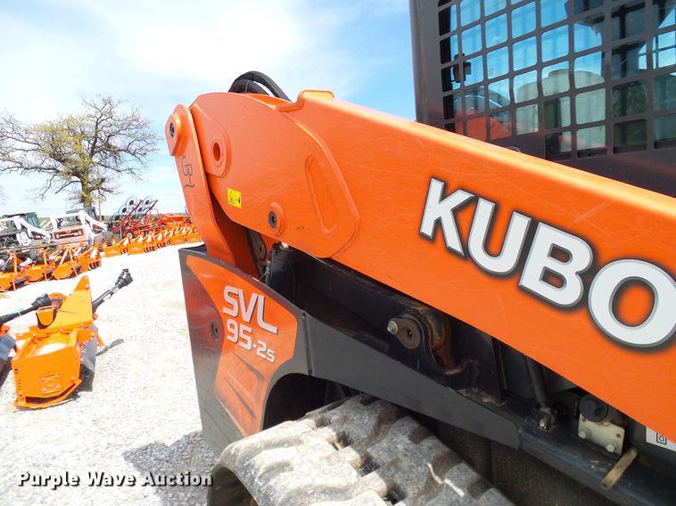 image for item DD1268 2016 Kubota SVL95-2 skid steer
