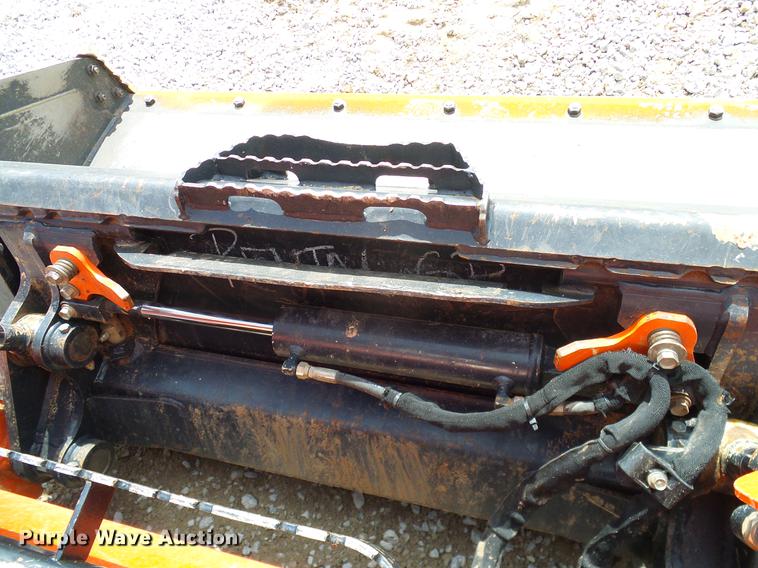 image for item DD1268 2016 Kubota SVL95-2 skid steer