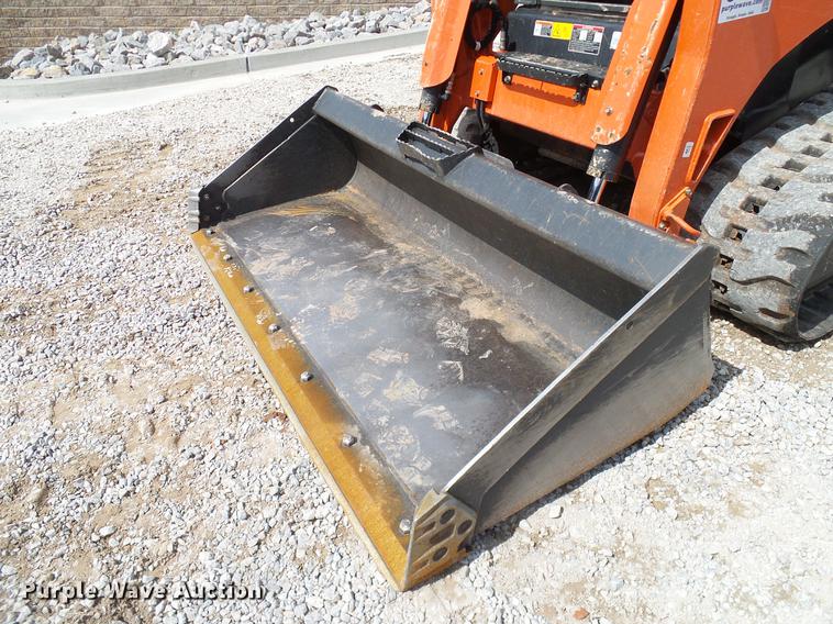 image for item DD1268 2016 Kubota SVL95-2 skid steer
