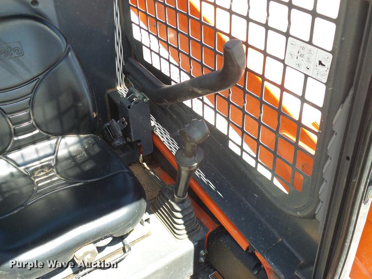image for item DD1269 2016 Kubota SSV65 skid steer
