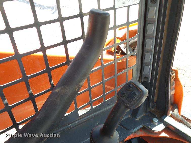 image for item DD1269 2016 Kubota SSV65 skid steer