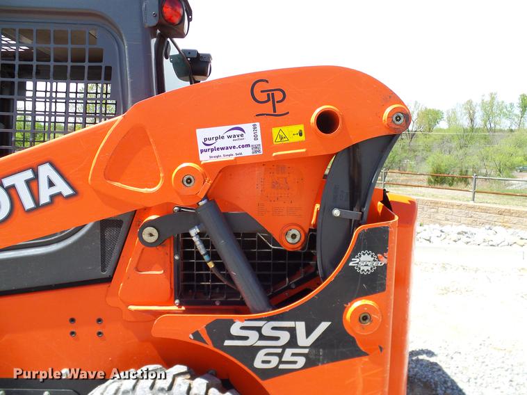image for item DD1269 2016 Kubota SSV65 skid steer