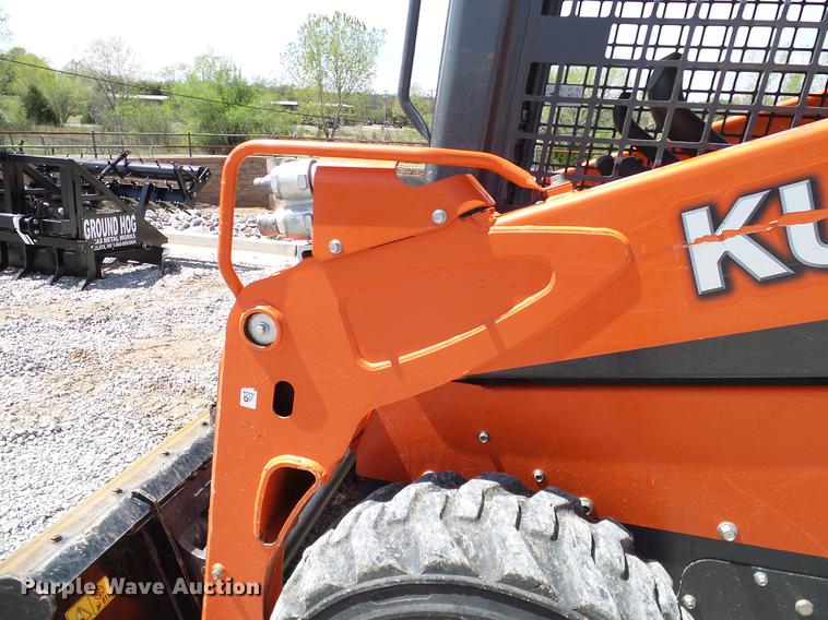 image for item DD1269 2016 Kubota SSV65 skid steer
