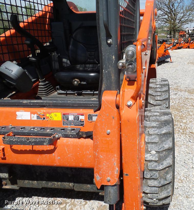 image for item DD1269 2016 Kubota SSV65 skid steer