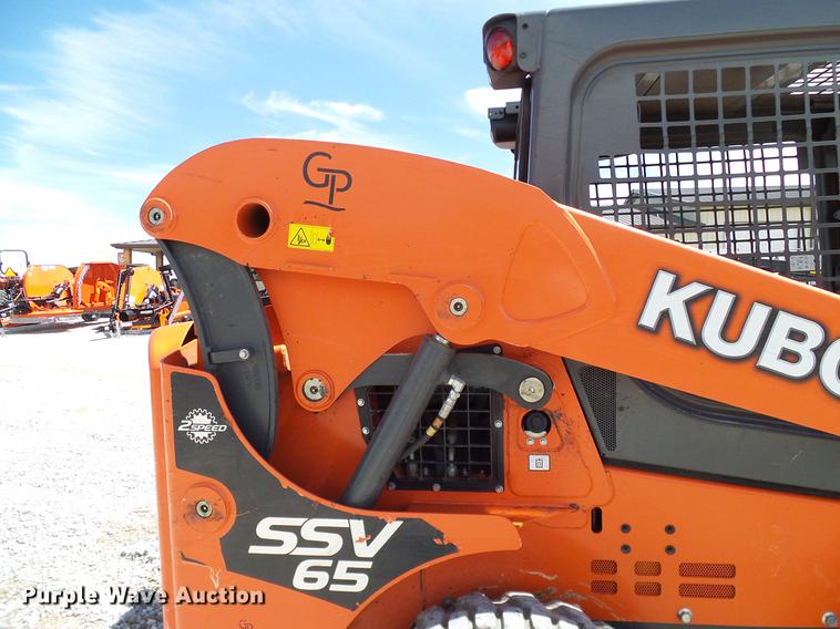 image for item DD1269 2016 Kubota SSV65 skid steer