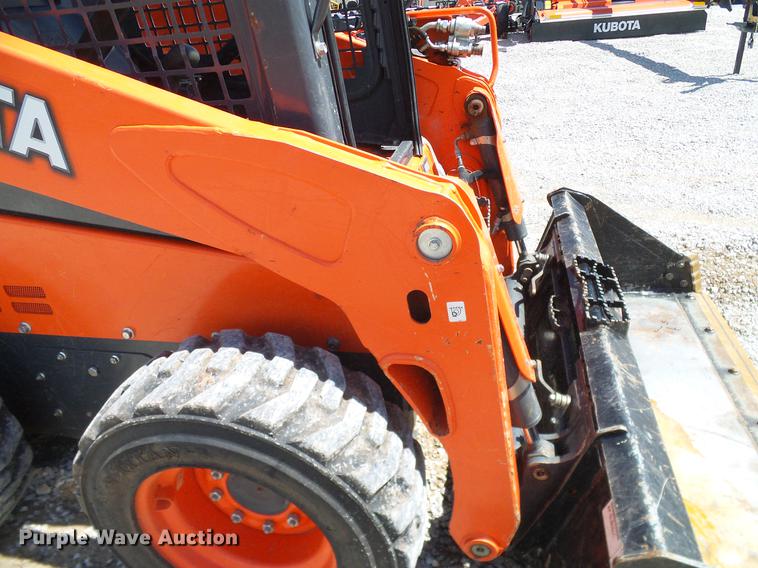 image for item DD1269 2016 Kubota SSV65 skid steer