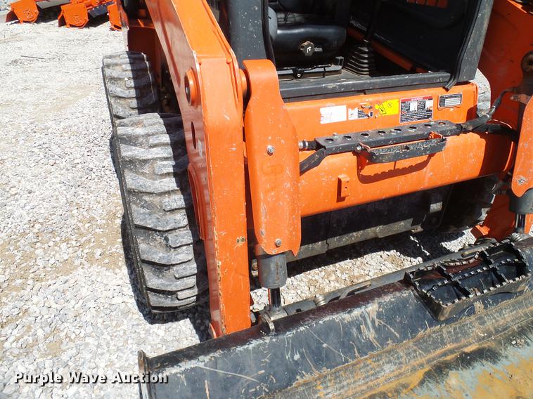 image for item DD1269 2016 Kubota SSV65 skid steer
