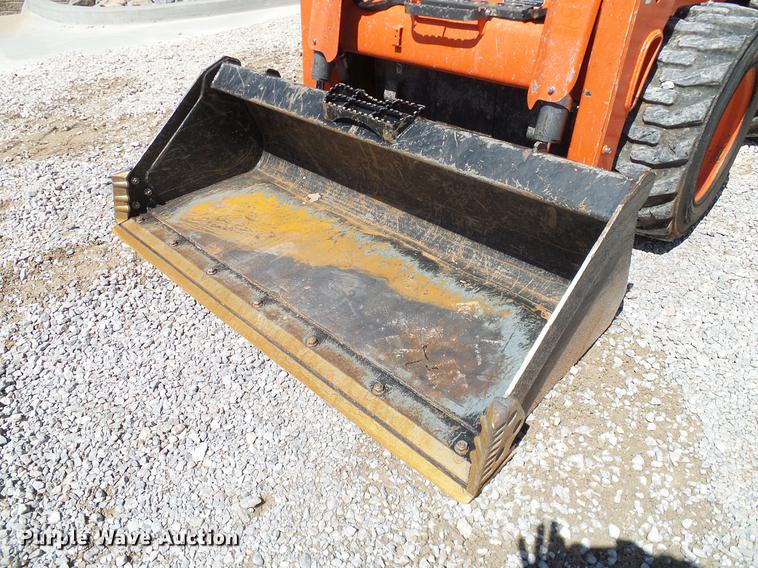 image for item DD1269 2016 Kubota SSV65 skid steer
