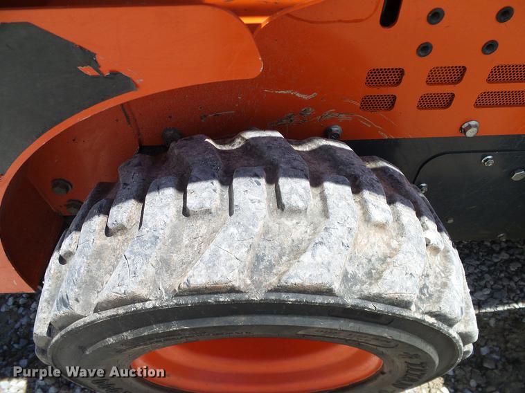 image for item DD1269 2016 Kubota SSV65 skid steer