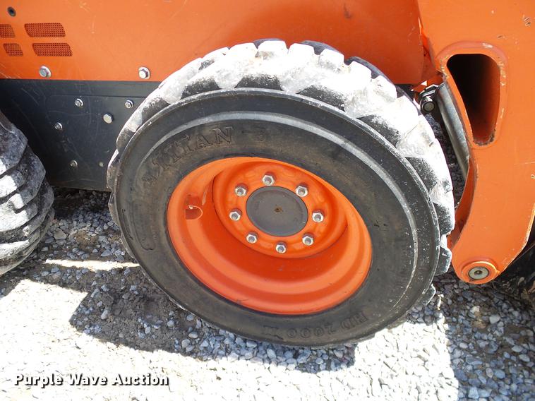 image for item DD1269 2016 Kubota SSV65 skid steer