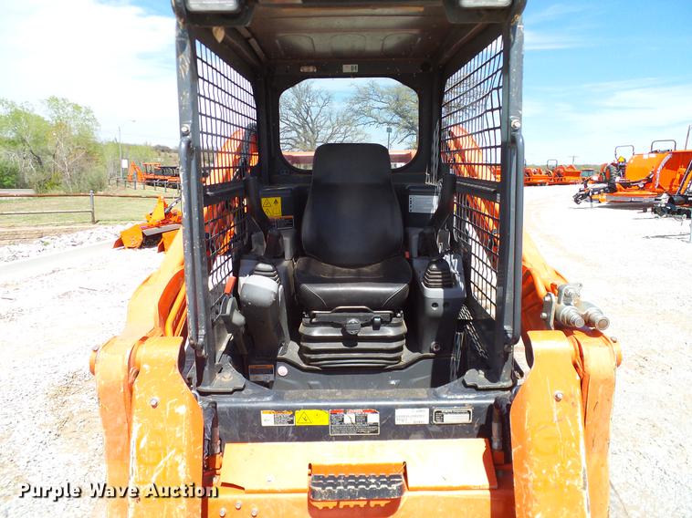 image for item DD1273 2015 Kubota SVL75-2 skid steer