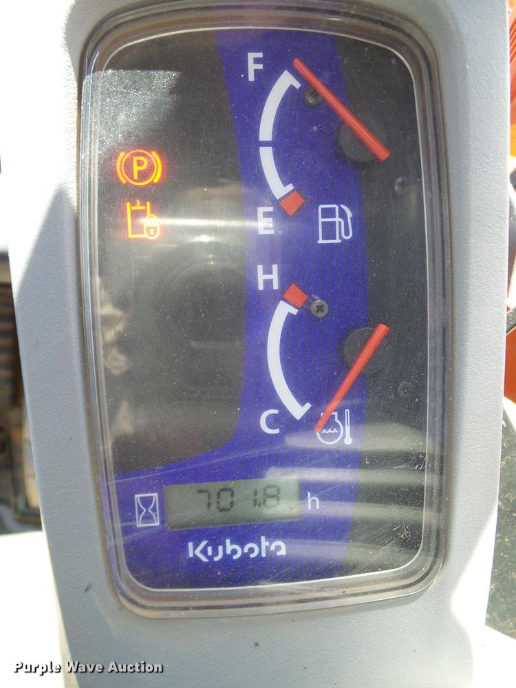 image for item DD1273 2015 Kubota SVL75-2 skid steer