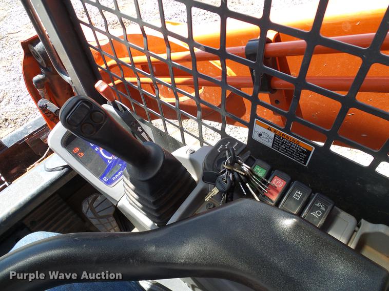 image for item DD1273 2015 Kubota SVL75-2 skid steer