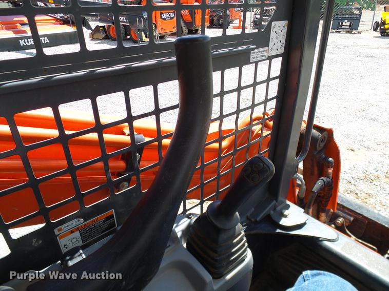 image for item DD1273 2015 Kubota SVL75-2 skid steer
