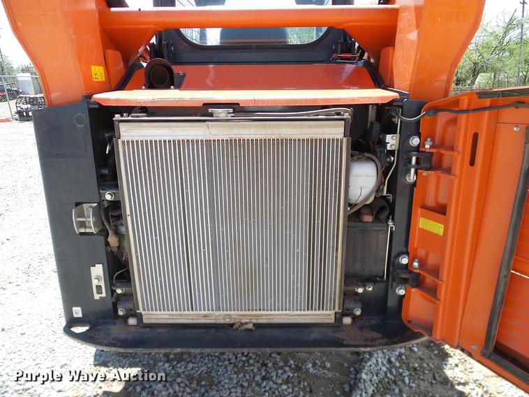 image for item DD1273 2015 Kubota SVL75-2 skid steer