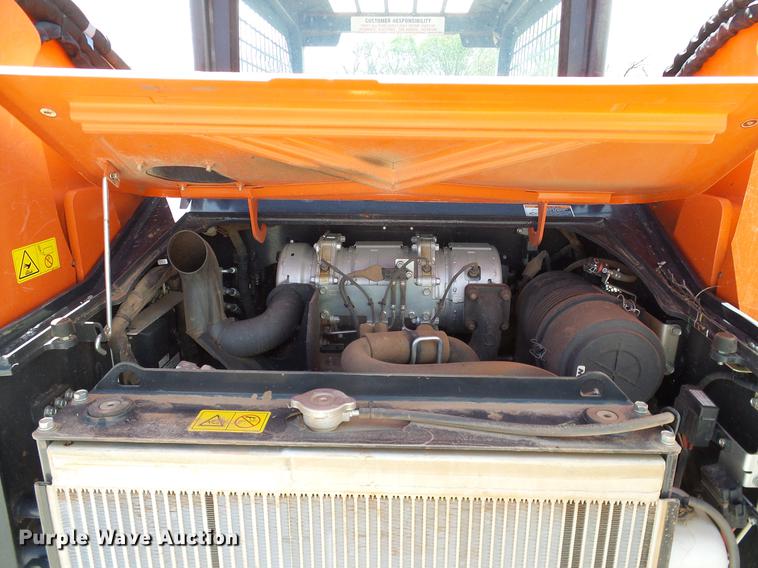 image for item DD1273 2015 Kubota SVL75-2 skid steer