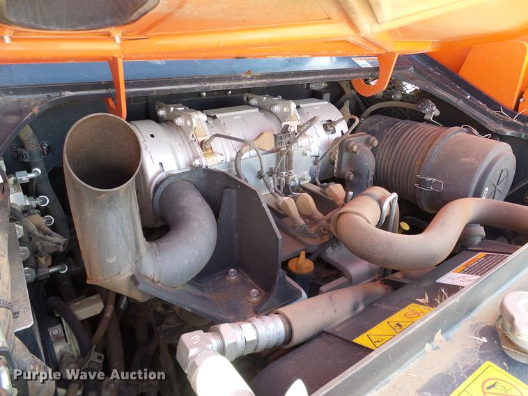 image for item DD1273 2015 Kubota SVL75-2 skid steer