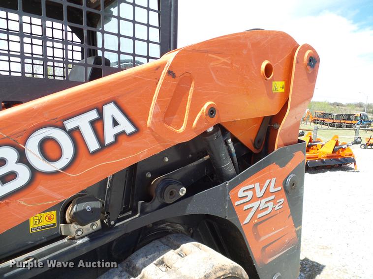image for item DD1273 2015 Kubota SVL75-2 skid steer
