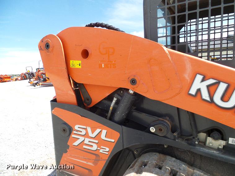 image for item DD1273 2015 Kubota SVL75-2 skid steer